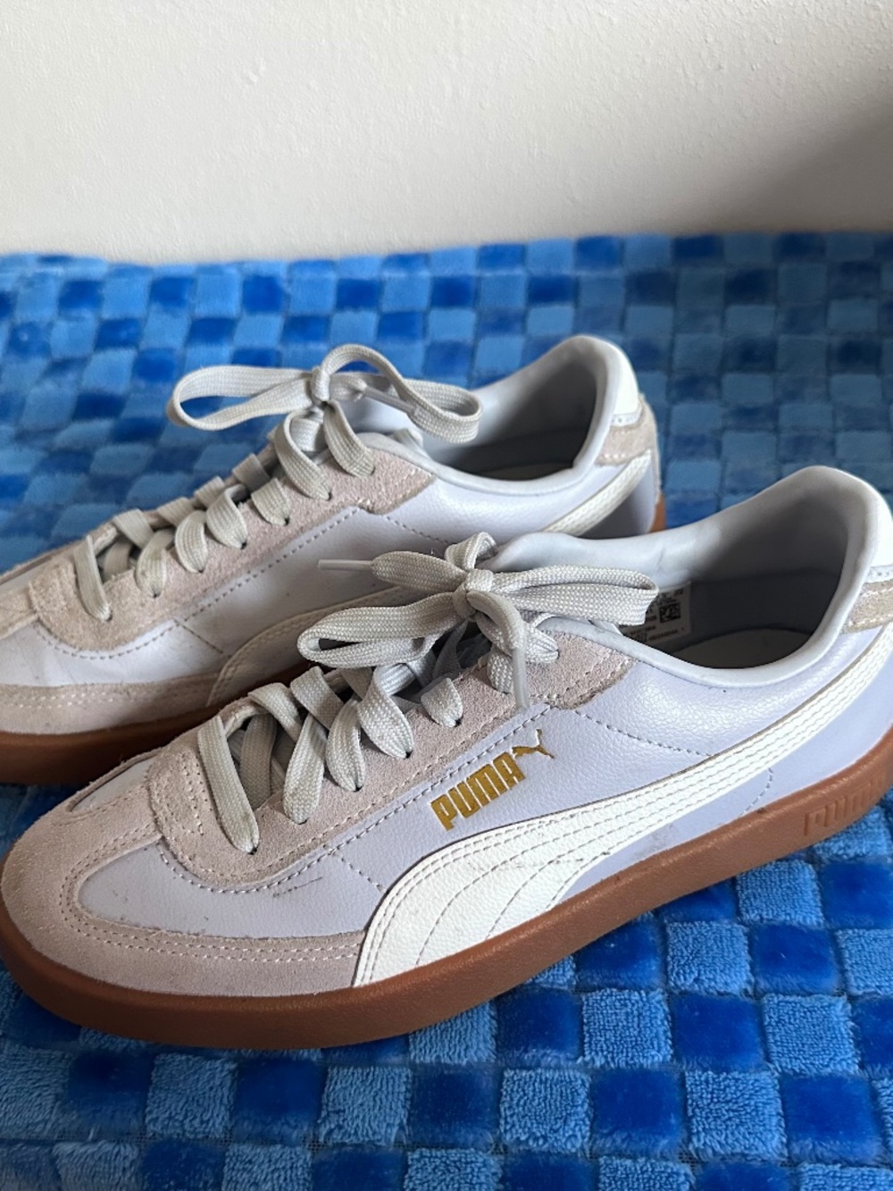 Blue Puma sneakers 7 1/2 women